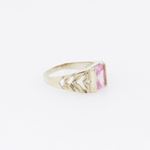 10k Yellow Gold Syntetic pink gemstone ring ajjr97 Size: 2 4